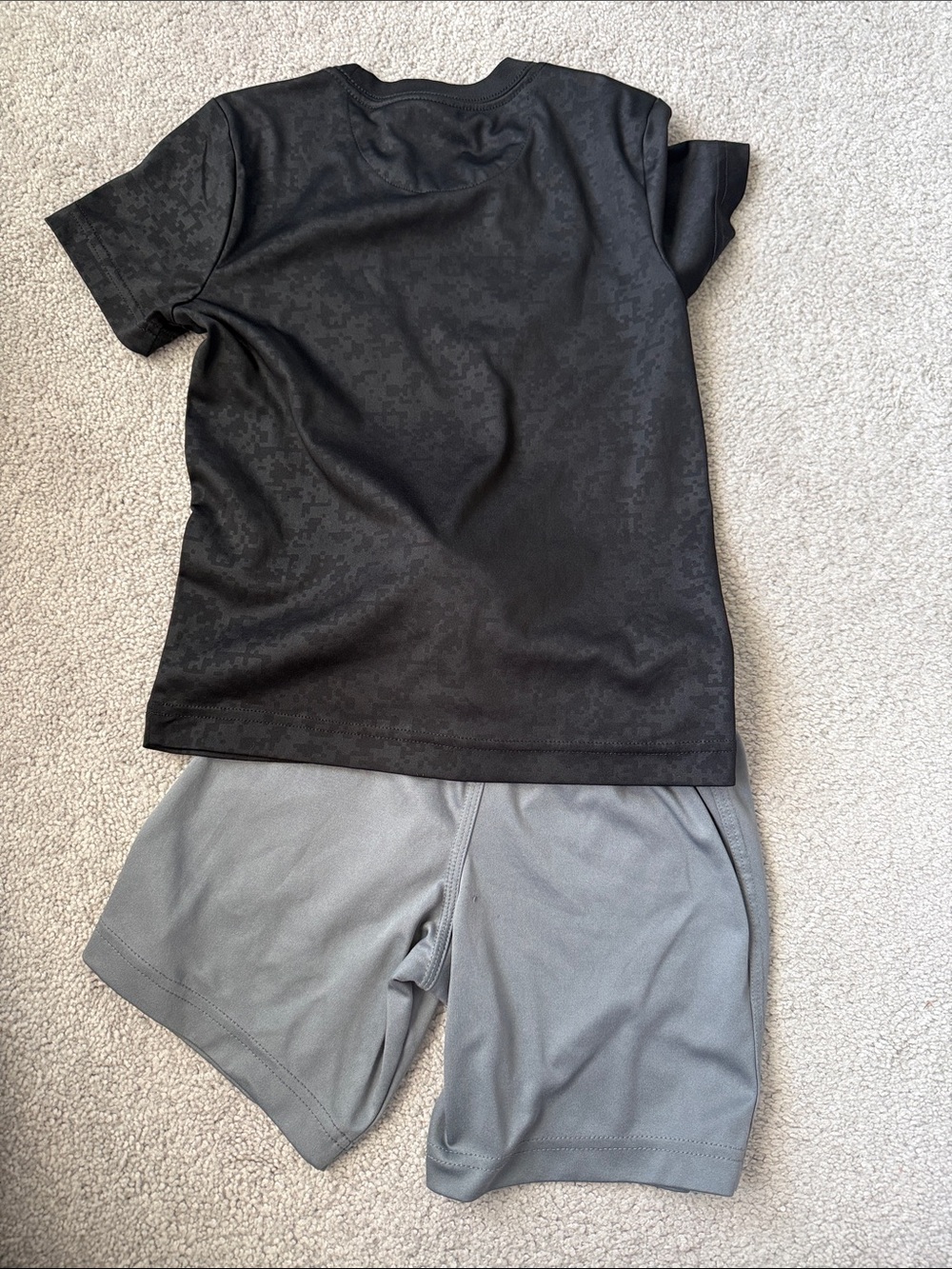 Nike Set - Picture 2 of 3